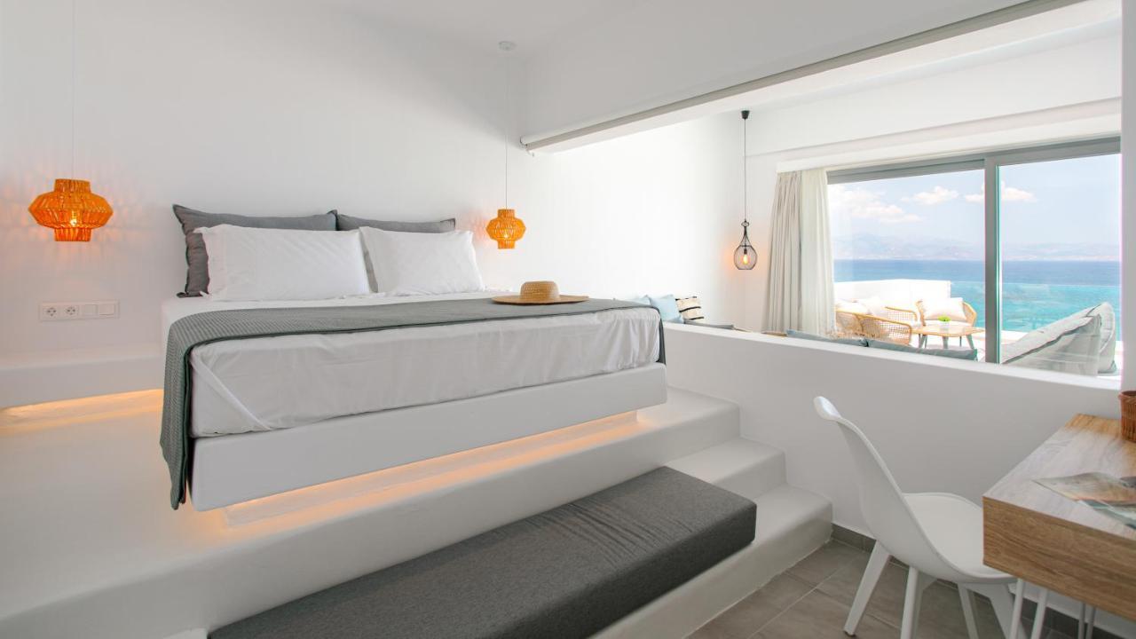 Seanfinity Beachfront Suites 米科利维亚 外观 照片
