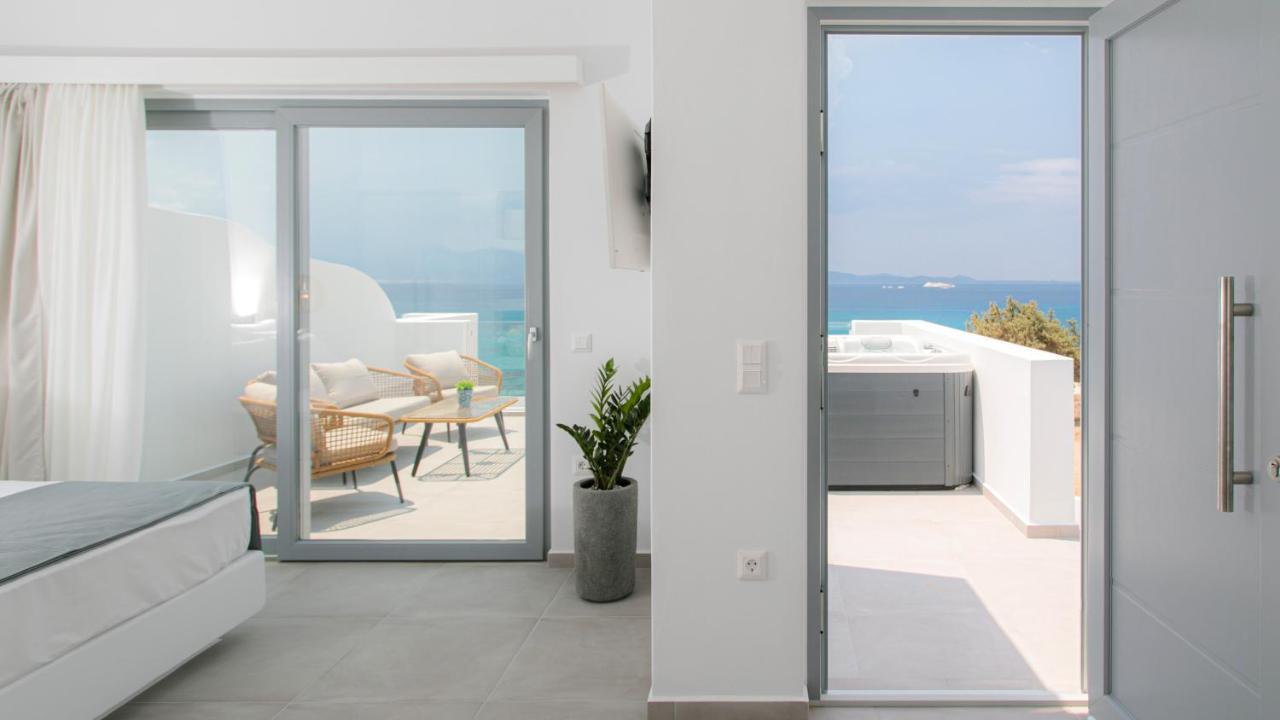 Seanfinity Beachfront Suites 米科利维亚 外观 照片