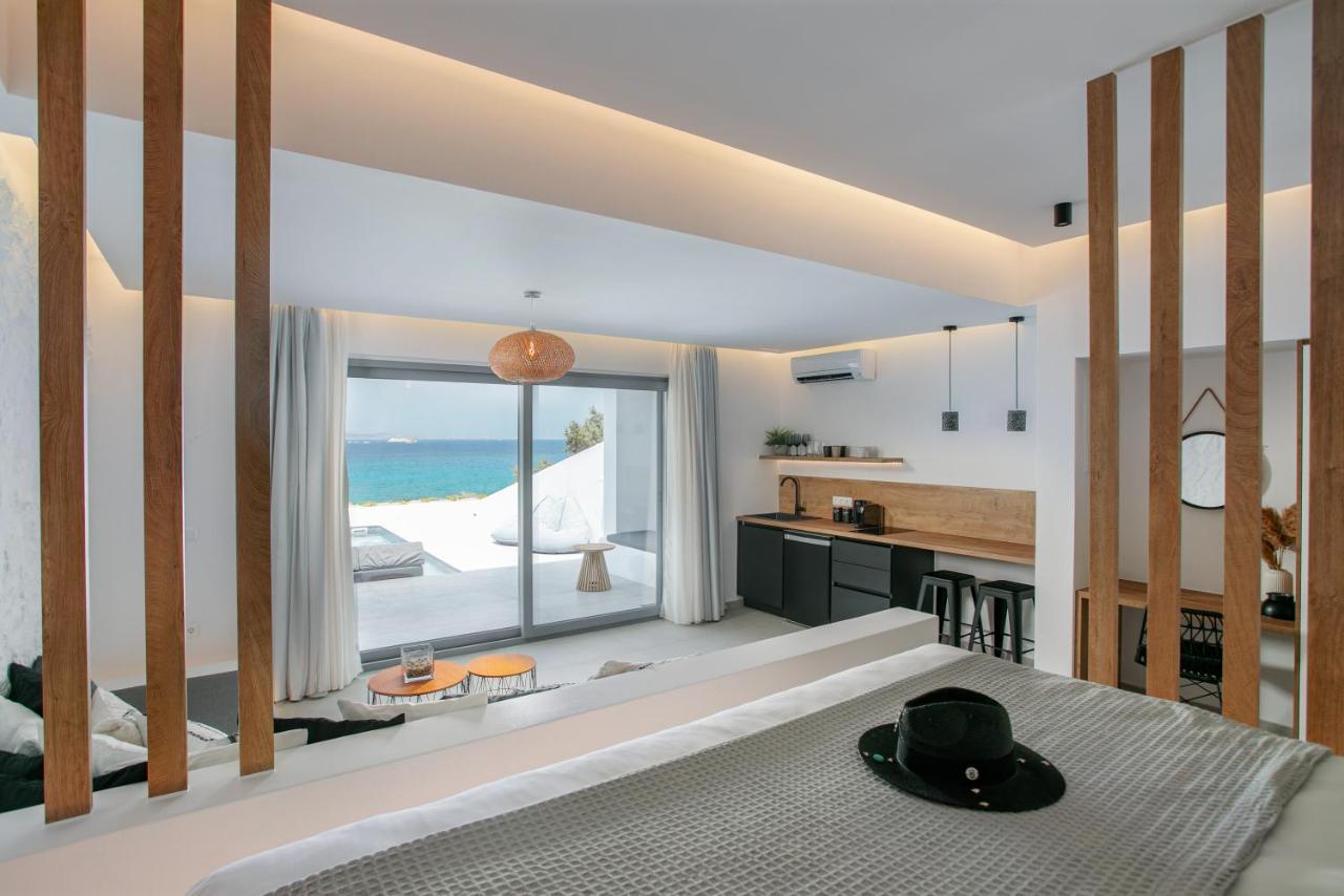Seanfinity Beachfront Suites 米科利维亚 外观 照片