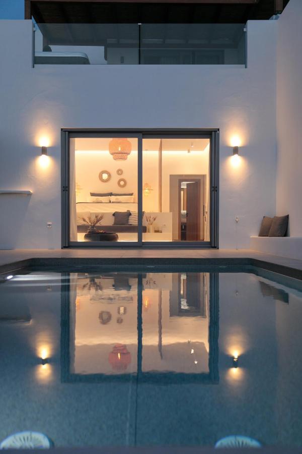 Seanfinity Beachfront Suites 米科利维亚 外观 照片