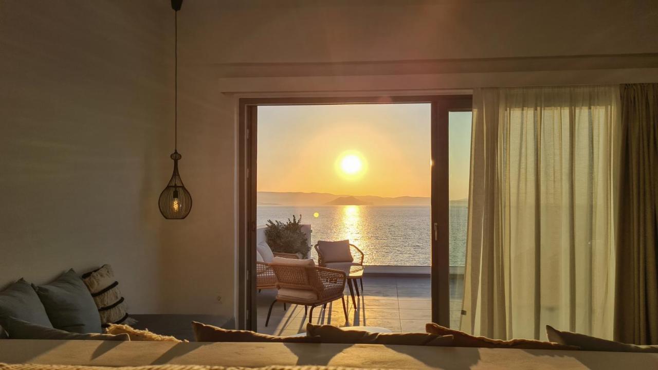 Seanfinity Beachfront Suites 米科利维亚 外观 照片