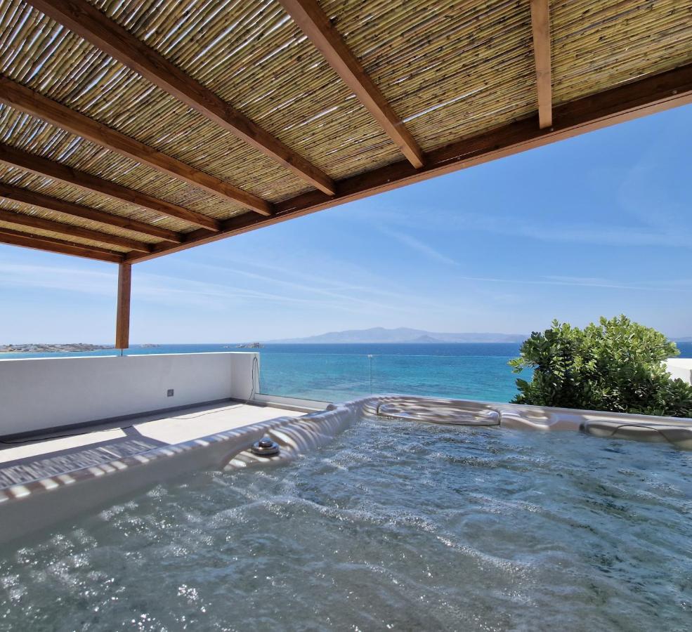 Seanfinity Beachfront Suites 米科利维亚 外观 照片