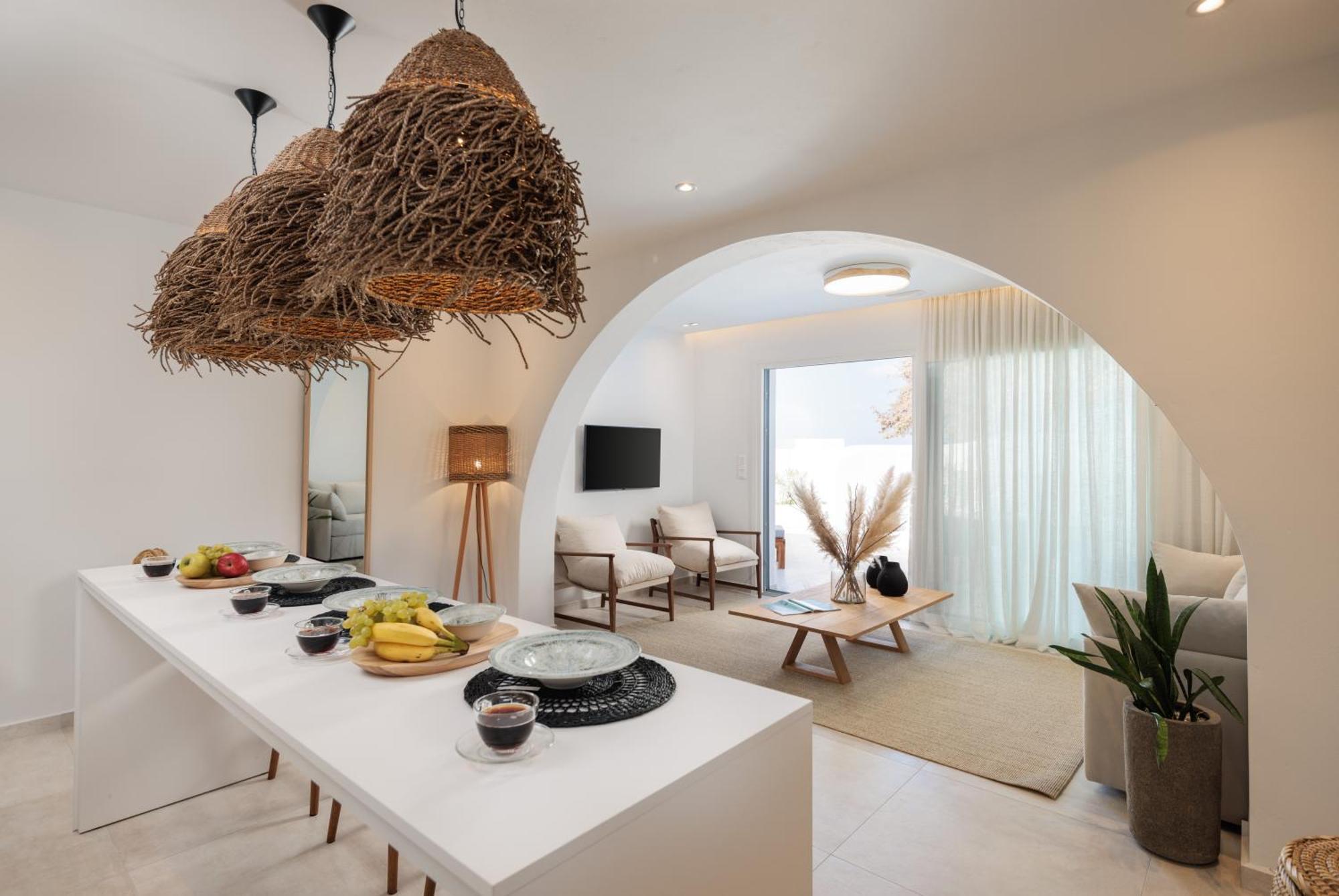 Seanfinity Beachfront Suites 米科利维亚 客房 照片