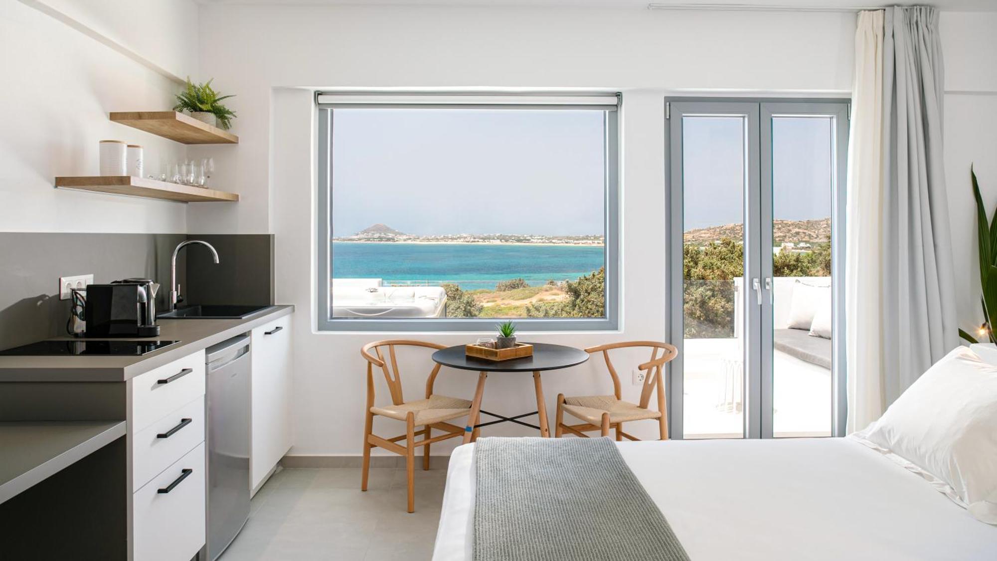 Seanfinity Beachfront Suites 米科利维亚 外观 照片