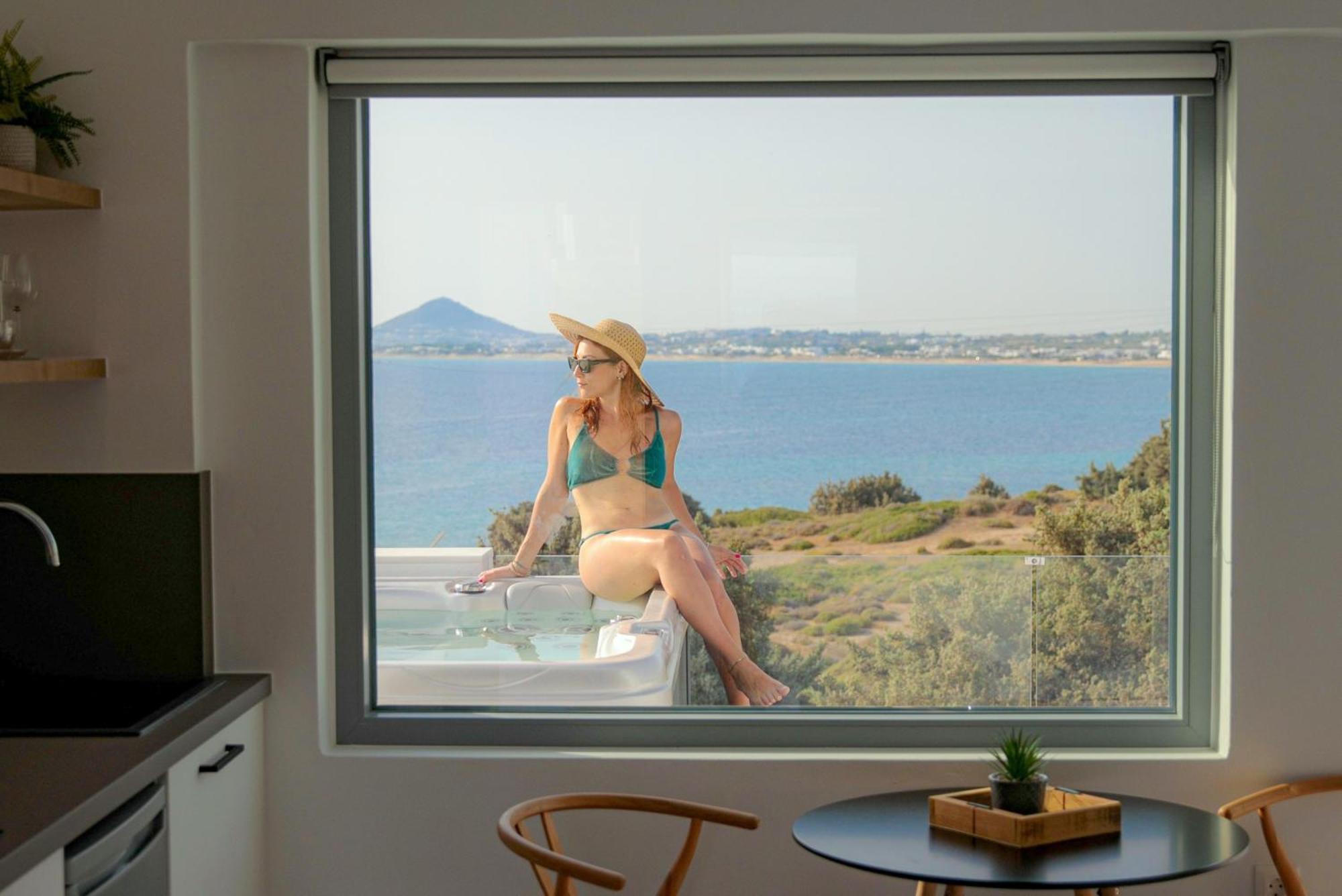 Seanfinity Beachfront Suites 米科利维亚 外观 照片